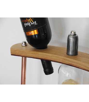 Dekorative Tischleuchte aus Holz und Metall mit Weinflaschenhalter für zwei Flaschen 308